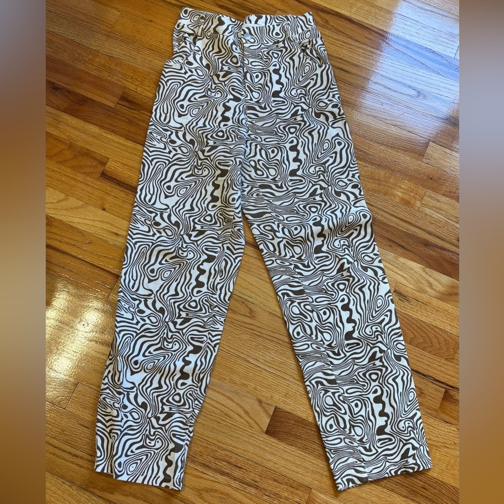 Size large fits more like medium.